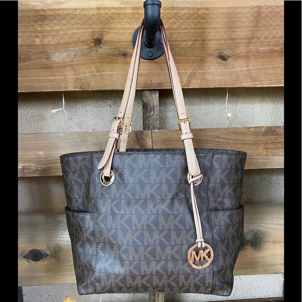 👜LAST CHANCE Michael Kors Jet Set Tote EUC
